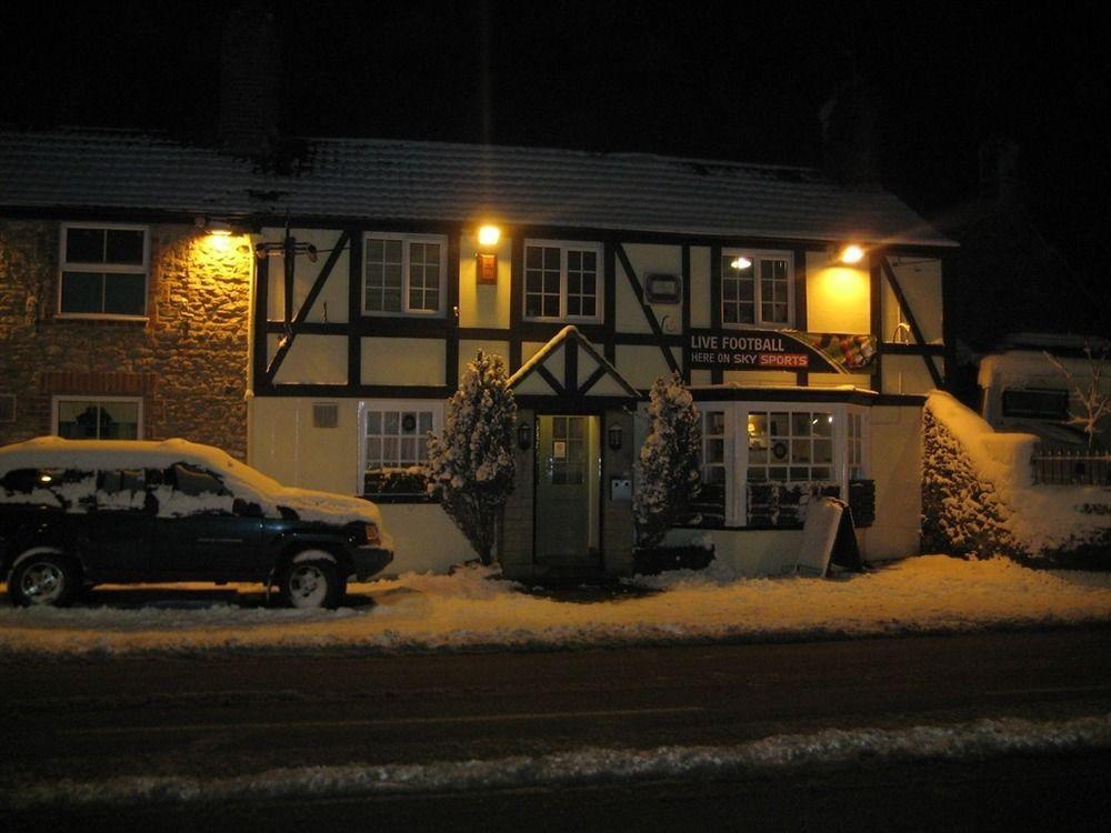 The Plough Inn Highworth Extérieur photo