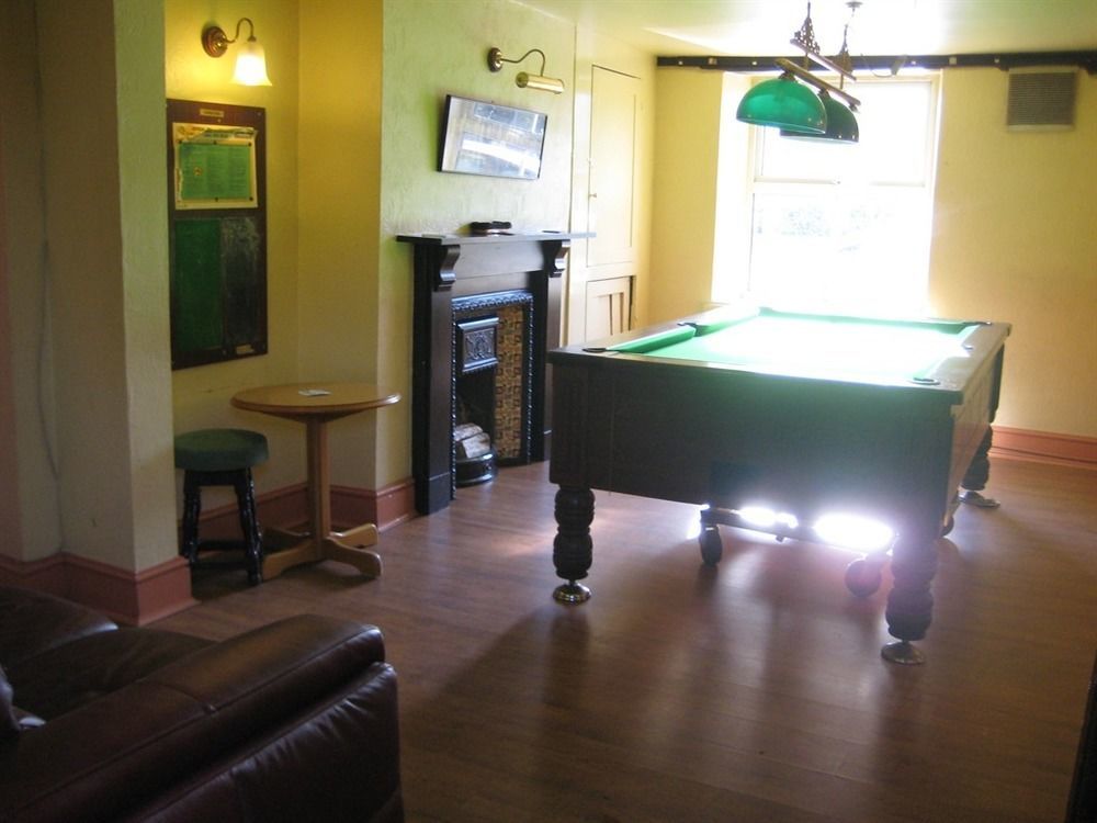 The Plough Inn Highworth Extérieur photo